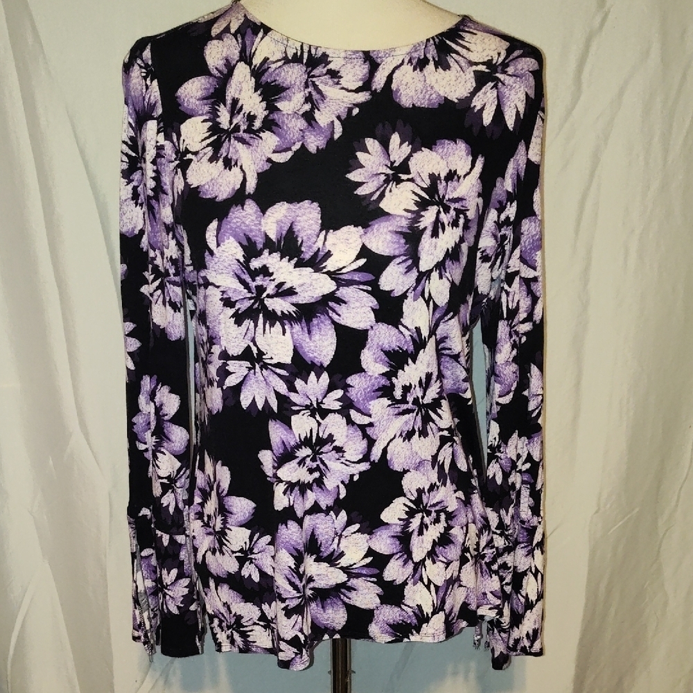 White House Black Market Sz Medium Top Long Sleeve Purple/White Floral